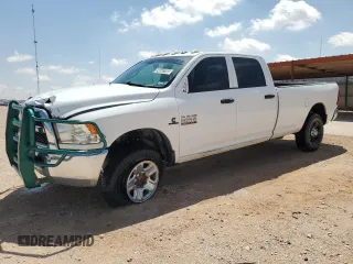 2017 Ram 2500 Tradesman z VIN 3C6UR5HLXHG590046, wystawiony jako Copart lot #54542765 z przebiegiem 165 717 mil mil oraz Czysty tytuł • Clean title. Historia ofert i sprzedaży dostępna na DreamBid. Obrazek 1.