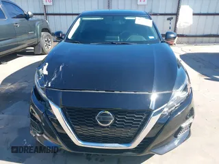 2020 Nissan Altima 2.5 S with VIN 1N4BL4BV2LC209412, listed as a IAAI auction lot 40852991 with 68,656 mi miles. Bid and sale history available at carsss.com. Image 12.