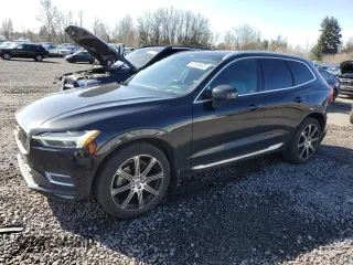 2018 Volvo XC60 Inscription z VIN LYVA22RL0JB114172, wystawiony jako Copart lot #47589465 z przebiegiem 71 726 mil mil oraz Szkoda całkowita • Salvage title. Historia ofert i sprzedaży dostępna na DreamBid. Obrazek 1.