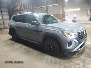 2024 Volkswagen Atlas Peak Edition SE with VIN 1V2CR2CA1RC567900, listed as a Copart auction lot 62120085 with 10,030 mi miles and Salvage title. Bid and sale history available at DreamBid. Image 4.