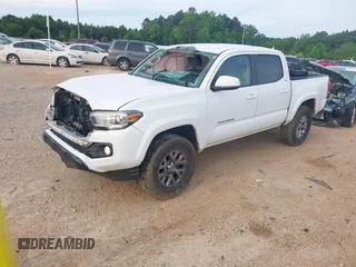2017 Toyota Tacoma SR5 z VIN 5TFAZ5CN9HX040563, wystawiony jako IAAI lot #42274119 z przebiegiem 244 422 mil mil oraz . Historia ofert i sprzedaży dostępna na DreamBid. Obrazek 17.