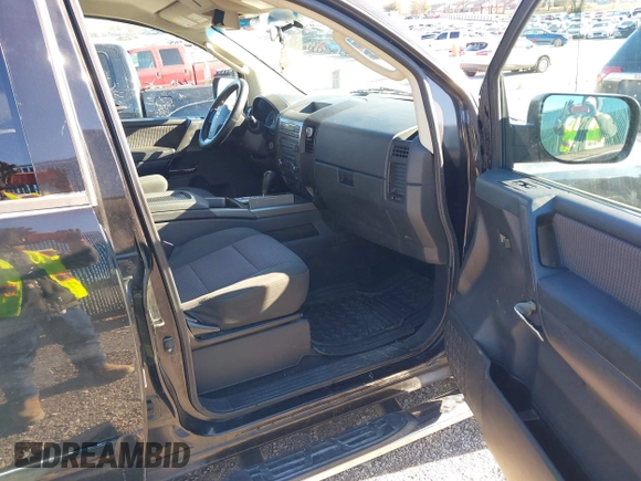 2008 Nissan Titan SE with VIN 1N6BA07DX8N310456, listed as a IAAI auction lot 41296328 with 281,767 mi miles. Bid and sale history available at carsss.com. Image 5.