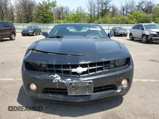 2011 Chevrolet Camaro 2LT z VIN 2G1FC1EDXB9121784, wystawiony jako Copart lot #59096015 z przebiegiem 126 313 mil mil oraz Szkoda całkowita • Salvage title. Historia ofert i sprzedaży dostępna na DreamBid. Obrazek 5.