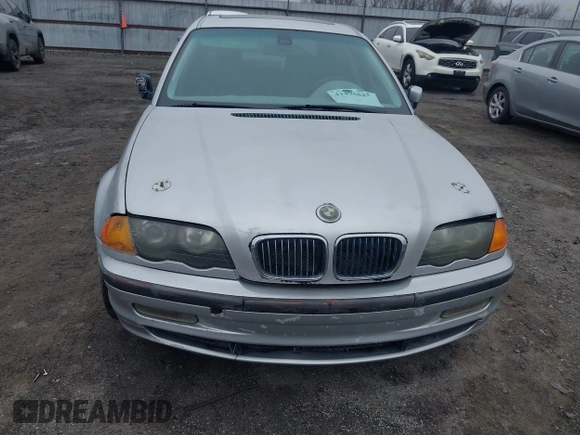 2000 BMW 3 Series 328i with VIN WBAAM5330YFR16615, listed as a IAAI auction lot 41496845 with Not Provided miles. Bid and sale history available at carsss.com. Image 6.