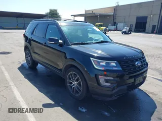 2017 Ford Explorer Sport z VIN 1FM5K8GT9HGC85696, wystawiony jako IAAI lot #42227743 z przebiegiem 105 941 mil mil oraz . Historia ofert i sprzedaży dostępna na DreamBid. Obrazek 1.