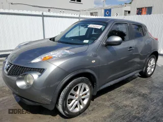 2013 Nissan Juke S z VIN JN8AF5MR4DT226219, wystawiony jako Copart lot #49054855 z przebiegiem 80 270 mil mil oraz Czysty tytuł • Clean title. Historia ofert i sprzedaży dostępna na DreamBid. Obrazek 1.