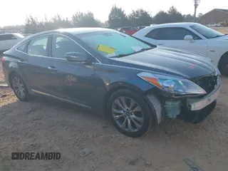 2013 Hyundai Azera with VIN KMHFG4JG6DA243655, listed as a IAAI auction lot 41802097 with 135,677 mi miles. Bid and sale history available at carsss.com. Image 1.