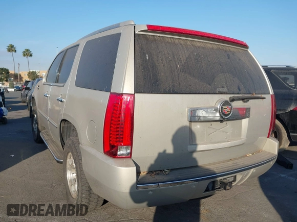 2008 Cadillac Escalade with VIN 1GYEC63848R186256, listed as a IAAI auction lot 41421198 with 1 mi miles. Bid and sale history available at carsss.com. Image 3.