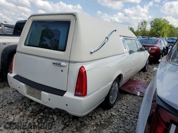 2011 Cadillac DTS Professional Funeral Coach z VIN 1GE8K8C61BU500179, wystawiony jako Copart lot #49271975 z przebiegiem 33 781 mil mil oraz Czysty tytuł • Clean title. Historia ofert i sprzedaży dostępna na DreamBid. Obrazek 3.