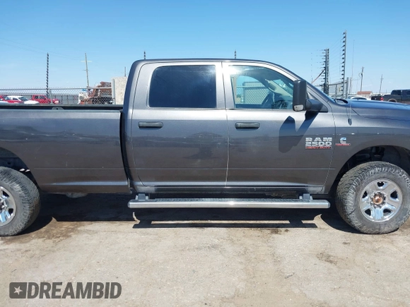 2018 Ram 2500 Tradesman z VIN 3C6UR5HL8JG283609, wystawiony jako IAAI lot #42491762 z przebiegiem 139 492 mil mil oraz . Historia ofert i sprzedaży dostępna na DreamBid. Obrazek 14.