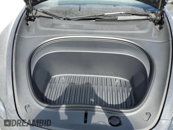2025 Tesla Model 3 Long Range z VIN 5YJ3E1EA3SF974534, wystawiony jako Copart lot #53025525 z przebiegiem 228 mil mil oraz Szkoda całkowita • Salvage title. Historia ofert i sprzedaży dostępna na DreamBid. Obrazek 11.