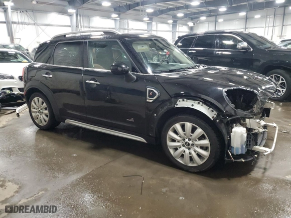 2017 MINI Countryman Cooper S with VIN WMZYT5C31H3B67087, listed as a Copart auction lot 44392975 with 98,146 mi miles and Salvage Title. Bid and sale history available at carsss.com. Image 4.
