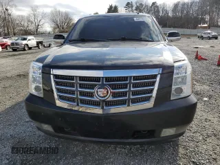 2011 Cadillac Escalade ESV Premium z VIN 1GYS4JEF3BR136731, wystawiony jako Copart lot #44778125 z przebiegiem 106 489 mil mil oraz Czysty tytuł • Clean title. Historia ofert i sprzedaży dostępna na DreamBid. Obrazek 5.