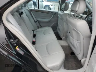 2004 Mercedes-Benz C 230 Kompressor z VIN WDBRF40J84A603752, wystawiony jako Copart lot #60664185 z przebiegiem 185 243 mil mil oraz Czysty tytuł • Clean title. Historia ofert i sprzedaży dostępna na DreamBid. Obrazek 10.
