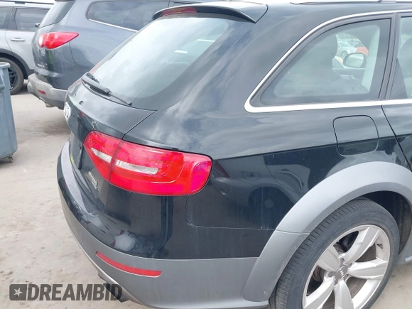 2014 Audi allroad A4 Premium Plus z VIN WA1UFAFL2EA092988, wystawiony jako IAAI lot #41879196 z przebiegiem 147 063 mil mil oraz . Historia ofert i sprzedaży dostępna na DreamBid. Obrazek 17.