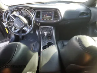 2017 Dodge Challenger SXT z VIN 2C3CDZAG0HH639976, wystawiony jako Copart lot #83611054 z przebiegiem 67 338 mil mil oraz Szkoda całkowita • Salvage title. Historia ofert i sprzedaży dostępna na DreamBid. Obrazek 8.