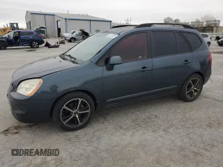 2009 Kia Rondo LX Base with VIN KNAFG528097246697, listed as a Copart auction lot 84423224 with 296,813 mi miles and Clean Title. Bid and sale history available at carsss.com. Image 1.