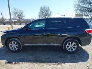 2013 Toyota Highlander with VIN 5TDZA3EH3DS035056, listed as a IAAI auction lot 41989698 with 161,956 mi miles and . Bid and sale history available at DreamBid. Image 14.