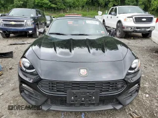 2018 FIAT 124 Spider Abarth z VIN JC1NFAEK6J0135812, wystawiony jako Copart lot #61188194 z przebiegiem 36 852 mil mil oraz Szkody całkowita. Historia ofert i sprzedaży dostępna na DreamBid. Obrazek 5.