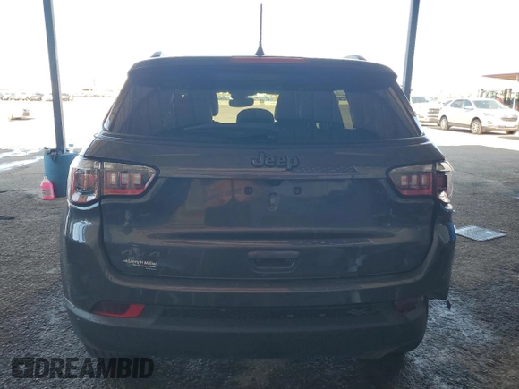 2024 Jeep Compass Latitude z VIN 3C4NJDBN2RT123706, wystawiony jako Copart lot #62509695 z przebiegiem 11 534 mil mil oraz Czysty tytuł • Clean title. Historia ofert i sprzedaży dostępna na DreamBid. Obrazek 6.