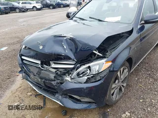 2016 Mercedes-Benz C 300 Luxury with VIN 55SWF4KB9GU098891, listed as a IAAI auction lot 42422340 with 147,839 mi miles and . Bid and sale history available at DreamBid. Image 6.