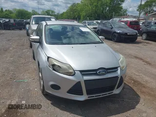 2014 Ford Focus SE with VIN 1FADP3K22EL140219, listed as a IAAI auction lot 42107380 with 205,519 mi miles. Bid and sale history available at carsss.com. Image 6.