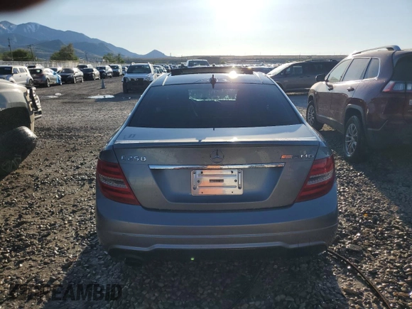 2015 Mercedes-Benz C 250 z VIN WDDGJ4HB5FG373601, wystawiony jako Copart lot #56018065 z przebiegiem 104 753 mil mil oraz Czysty tytuł • Clean title. Historia ofert i sprzedaży dostępna na DreamBid. Obrazek 6.