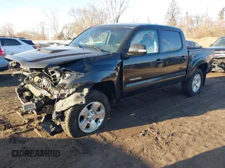 2015 Toyota Tacoma with VIN 3TMLU4EN4FM190968, listed as a IAAI auction lot 41749985 with 152,668 mi miles and . Bid and sale history available at DreamBid. Image 17.