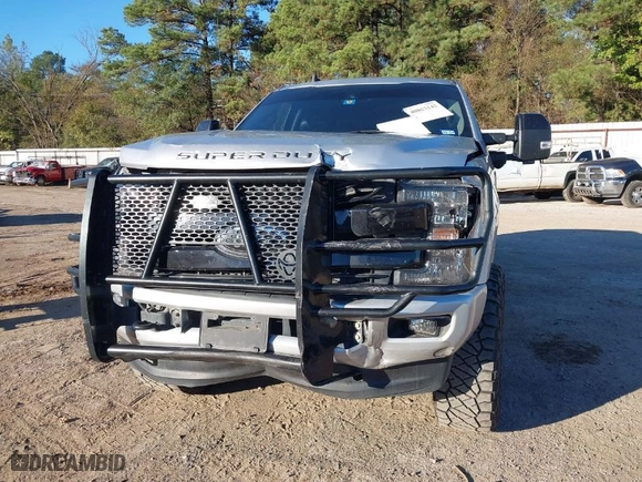 2019 Ford Super Duty F-250 SRW XL with VIN 1FT7W2BT6KED82699, listed as a IAAI auction lot 40853142 with 145,754 mi miles. Bid and sale history available at carsss.com. Image 6.