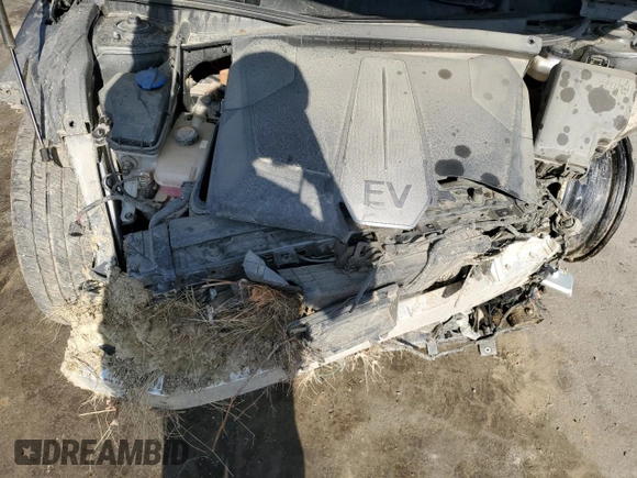 2022 Kia EV6 Wind z VIN KNDC3DLC0N5031485, wystawiony jako Copart lot #54117835 z przebiegiem Nie podano mil oraz Szkoda całkowita • Salvage title. Historia ofert i sprzedaży dostępna na DreamBid. Obrazek 11.