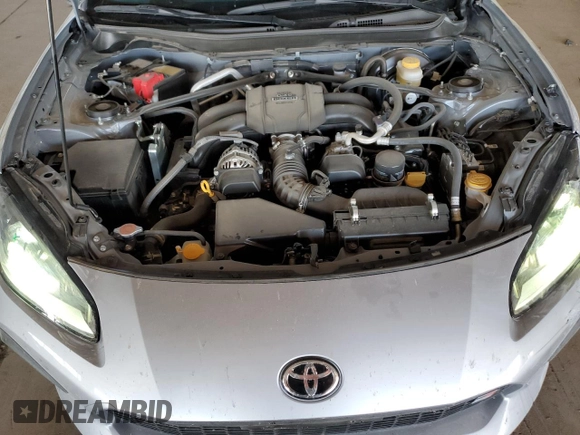 2024 Toyota 86 z VIN JF1ZNBB17R9755378, wystawiony jako Copart lot #47601375 z przebiegiem 6 697 mil mil oraz Szkoda całkowita • Salvage title. Historia ofert i sprzedaży dostępna na DreamBid. Obrazek 11.