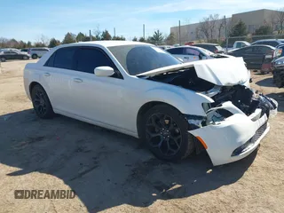 2019 Chrysler 300 with VIN 2C3CCABG0KH539581, listed as a IAAI auction lot 41652438 with 1 mi miles. Bid and sale history available at carsss.com. Image 1.