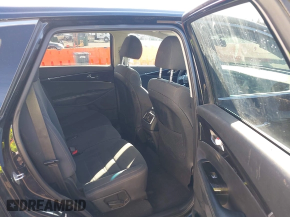 2019 Kia Sorento L with VIN 5XYPG4A36KG574285, listed as a IAAI auction lot 41647367 with 74,808 mi miles. Bid and sale history available at carsss.com. Image 8.