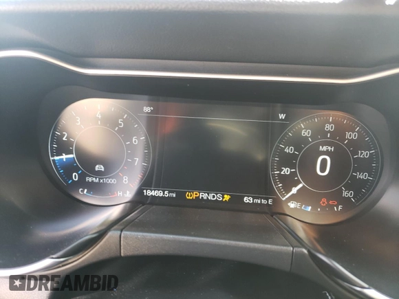 2018 Ford Mustang GT z VIN 1FA6P8CF5J5135182, wystawiony jako Copart lot #55926915 z przebiegiem 18 469 mil mil oraz Szkoda całkowita • Salvage title. Historia ofert i sprzedaży dostępna na DreamBid. Obrazek 9.