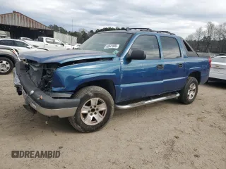 2006 Chevrolet Avalanche LT with VIN 3GNEC12ZX6G213547, listed as a Copart auction lot 46941895 with 179,086 mi miles and Salvage Title. Bid and sale history available at carsss.com. Image 1.