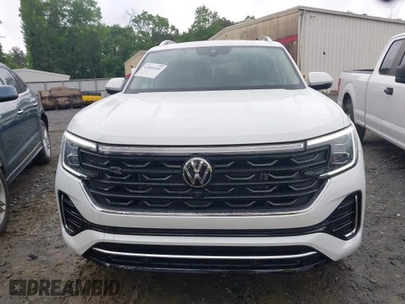 2024 Volkswagen Atlas SEL Premium R-Line with VIN 1V2FR2CA0RC598455, listed as a IAAI auction lot 42060180 with 2,865 mi miles and . Bid and sale history available at DreamBid. Image 12.