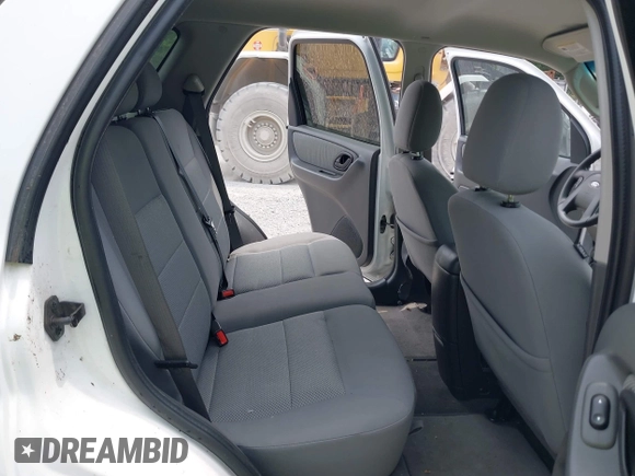 2007 Ford Escape Hybrid с VIN 1FMCU49H47KC05199, выставлен на аукционе IAAI как лот 42504487 с пробегом 169 644 миль миль и . История ставок и продаж доступна на DreamBid. Изображение 8.