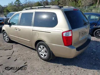 2008 Kia Sedona LX with VIN KNDMB233086261988, listed as a IAAI auction lot 41612389 with 170,947 mi miles. Bid and sale history available at carsss.com. Image 3.
