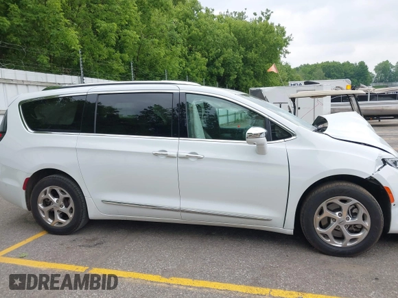 2021 Chrysler Pacifica Limited with VIN 2C4RC3GG8MR508358, listed as a IAAI auction lot 42470026 with 94,040 mi miles and . Bid and sale history available at DreamBid. Image 13.