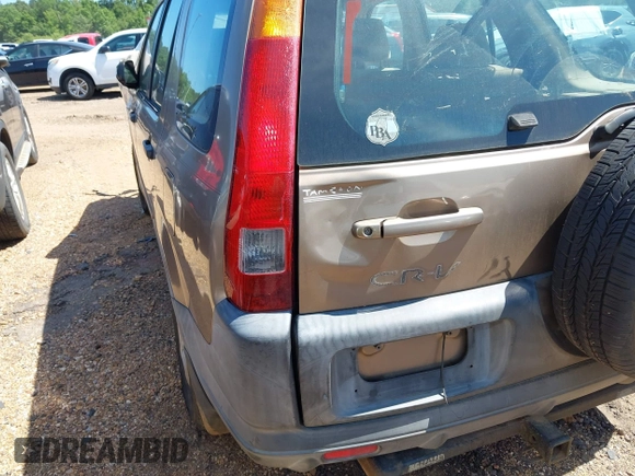 2004 Honda CR-V LX with VIN SHSRD68484U201795, listed as a IAAI auction lot 41628233 with 367,082 mi miles and . Bid and sale history available at carsss.com. Image 14.