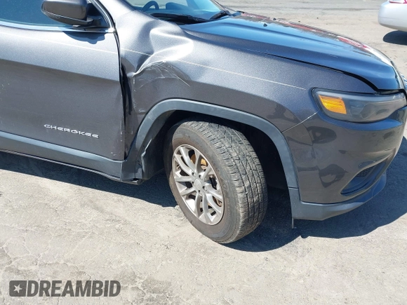 2019 Jeep Cherokee Altitude z VIN 1C4PJMLX5KD456471, wystawiony jako IAAI lot #41930854 z przebiegiem 58 083 mil mil oraz . Historia ofert i sprzedaży dostępna na DreamBid. Obrazek 18.