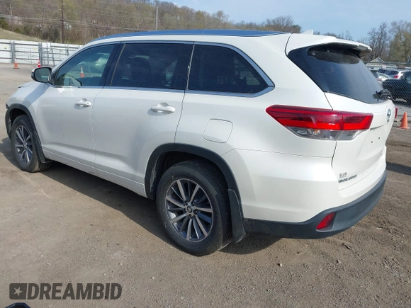 2017 Toyota Highlander XLE with VIN 5TDJZRFH3HS513862, listed as a IAAI auction lot 41995830 with 126,897 mi miles and . Bid and sale history available at DreamBid. Image 3.