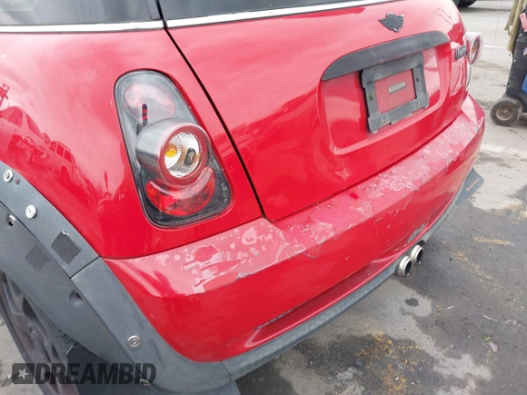 2005 MINI Hardtop S with VIN WMWRE33575TL12045, listed as a IAAI auction lot 42110930 with 192,964 mi miles and . Bid and sale history available at DreamBid. Image 6.