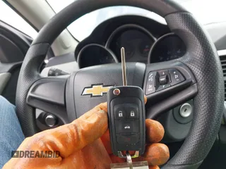 2014 Chevrolet Cruze LS z VIN 1G1PA5SG0E7171051, wystawiony jako IAAI lot #41898051 z przebiegiem 114 087 mil mil oraz . Historia ofert i sprzedaży dostępna na DreamBid. Obrazek 11.