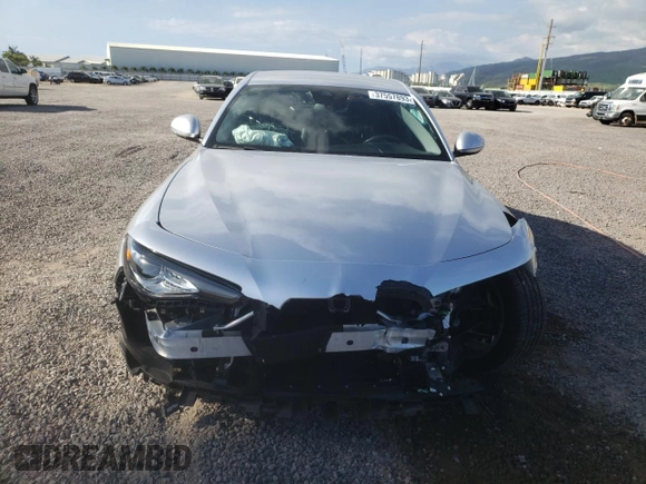 2017 Alfa Romeo Giulia Ti with VIN ZARFAECN6H7550369, listed as a Copart auction lot 37557893 with 14,876 mi miles. Bid and sale history available at carsss.com. Image 5.