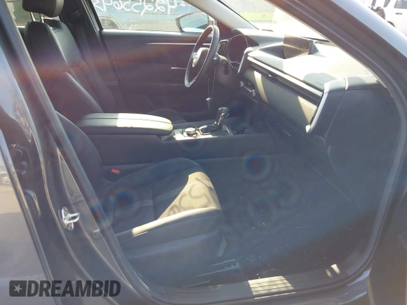 2024 Mazda CX-50 S Select with VIN 7MMVABAM1RN161487, listed as a IAAI auction lot 42483790 with 15,105 mi miles and . Bid and sale history available at DreamBid. Image 5.