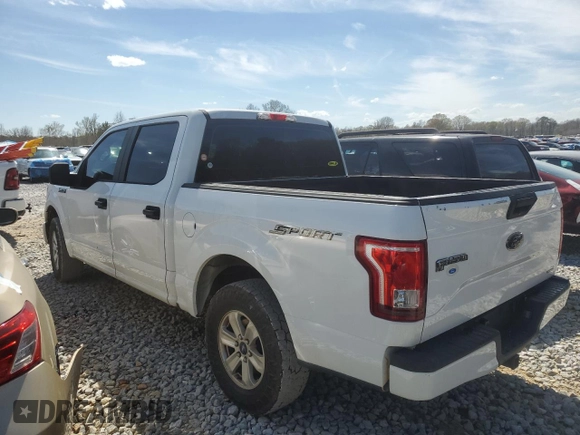 2015 Ford F-150 XLT with VIN 1FTEW1C83FFC26776, listed as a Copart auction lot 45487015 with 204,970 mi miles and Clean Title. Bid and sale history available at carsss.com. Image 2.