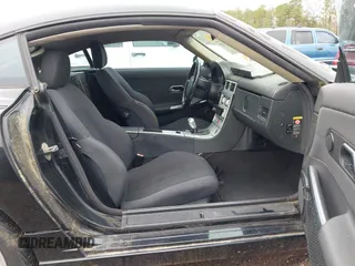 2005 Chrysler Crossfire z VIN 1C3AN59L25X032693, wystawiony jako IAAI lot #41849329 z przebiegiem 85 858 mil mil oraz . Historia ofert i sprzedaży dostępna na DreamBid. Obrazek 5.