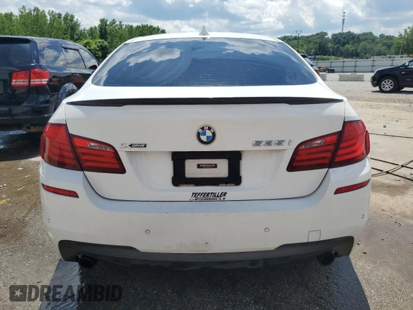 2013 BMW 5 Series 535i xDrive z VIN WBAFU7C59DDU73258, wystawiony jako Copart lot #56858785 z przebiegiem Nie podano mil oraz Szkoda całkowita • Salvage title. Historia ofert i sprzedaży dostępna na DreamBid. Obrazek 6.