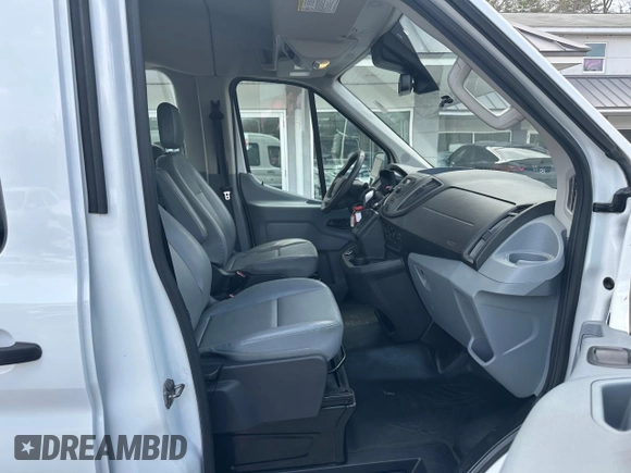 2018 Ford Transit Passenger XL z VIN 1FBZX2CM1JKA87141, wystawiony jako Copart lot #62780235 z przebiegiem 210 850 mil mil oraz Czysty tytuł • Clean title. Historia ofert i sprzedaży dostępna na DreamBid. Obrazek 5.